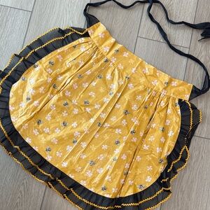 Vintage Gingham Girl Ruffle Bumble Bee Clover Print Apron With Pocket Retro